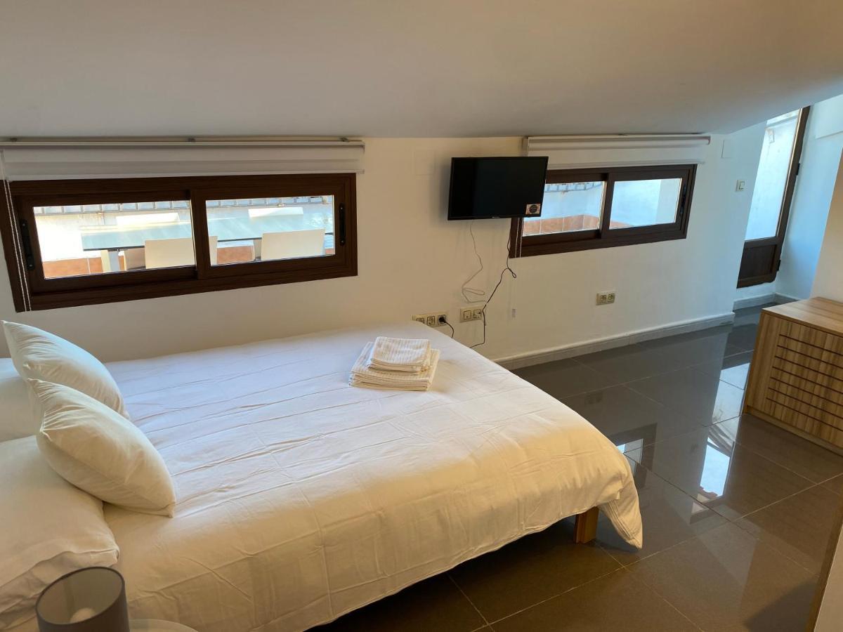 Apartamentos Fuente Arriba Poyales Del Hoyo Ngoại thất bức ảnh